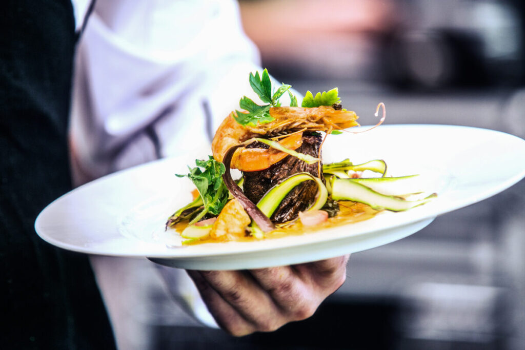 A Food Lover’s Guide to Dining Around Roundwood Manor: Hidden Gems and Local Favorites in Huntington Valley